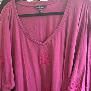 Ulla Popken embroidered paisley v neck tee NWOT 32/34 soft pink
